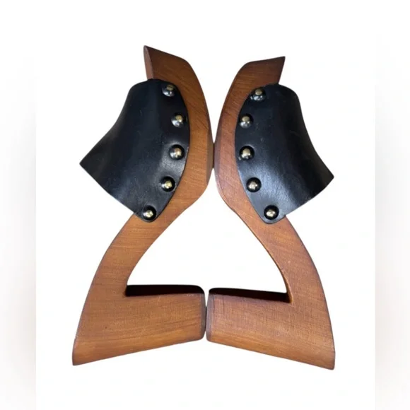 Ariat Women's Unbridled Lennon Platform
Sandal Black Leather Size: 38 (7.5) - Picture 7 of 14